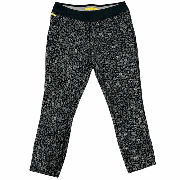 LOLE Women’s Workout Capris, Black and White Small Floral Pattern, Size: Medium - Picture 1 of 5